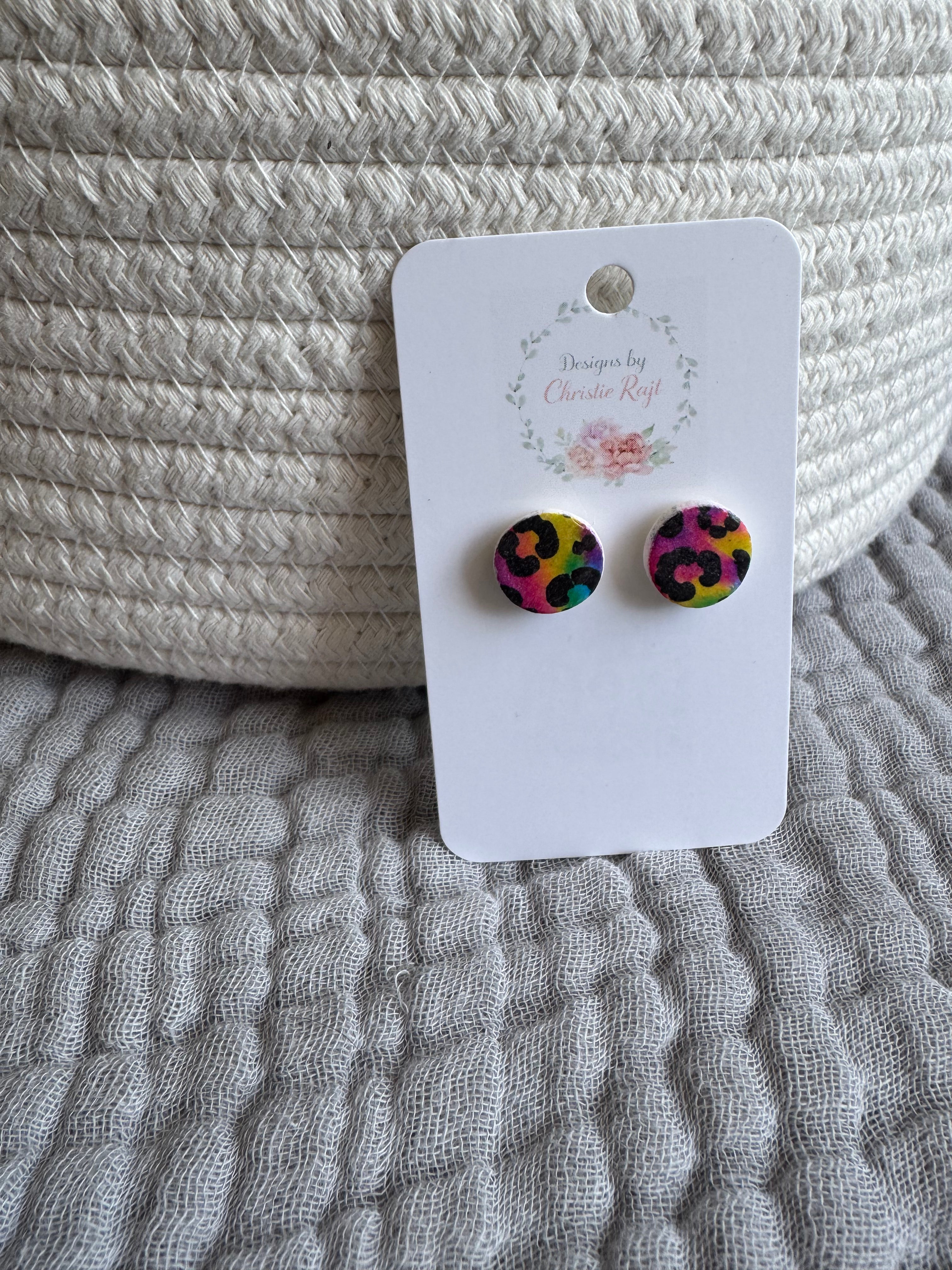 90's Circle Stud Earrings